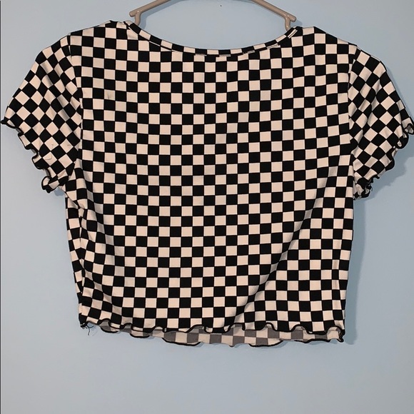 Checkered Print Crop Top - Picture 2 of 4